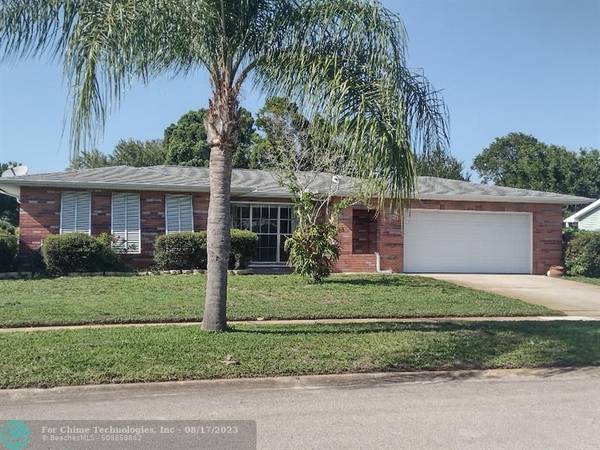 221 NE Faring Ave,  Port St Lucie,  FL 34983