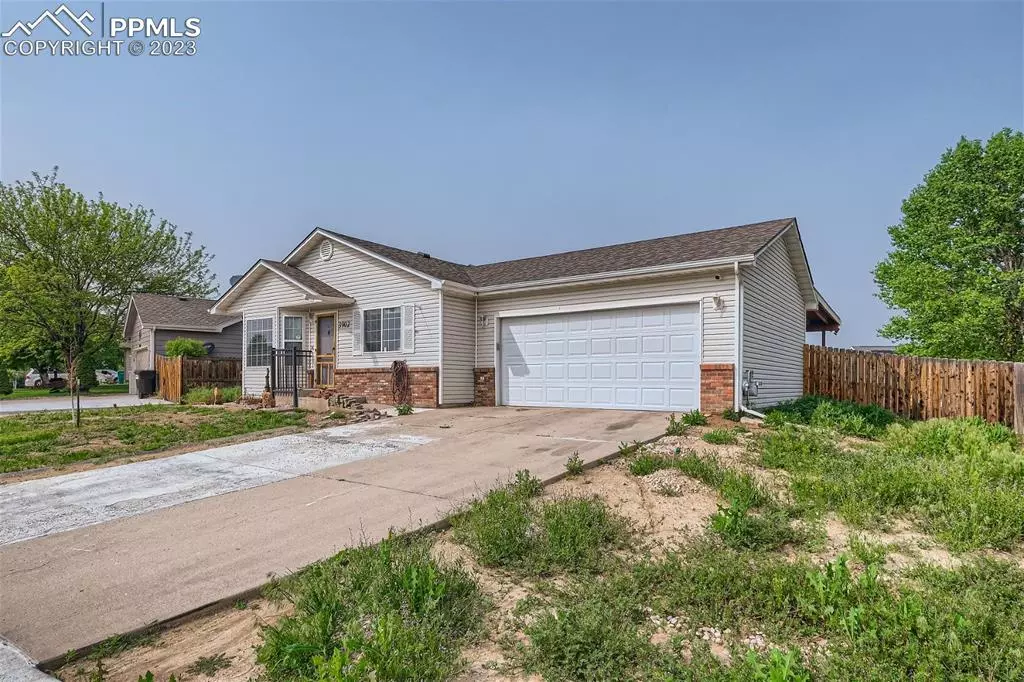 Evans, CO 80620,3902 Mountain View DR