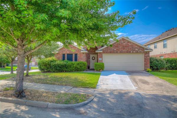 2044 Rushing Creek Drive, Heartland, TX 75126