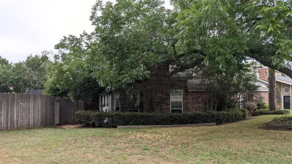 406 S Fielder Road,  Arlington,  TX 76013