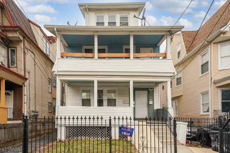 23 Cedar St, Newark City, NJ 07102