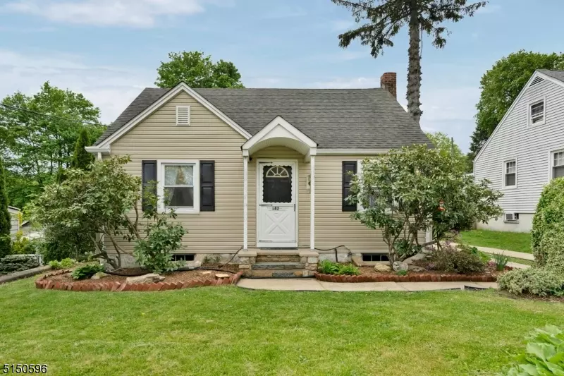 182 Penn Ave, Dover Town, NJ 07801