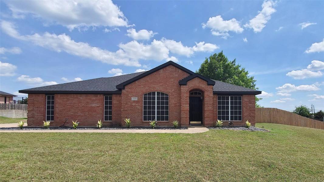 1540 Whiterock Drive, Midlothian, TX 76065