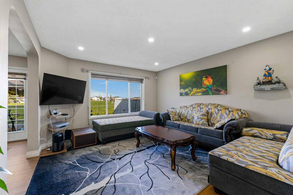 Calgary, AB T3J 4Y3,113 Taralea GN NE