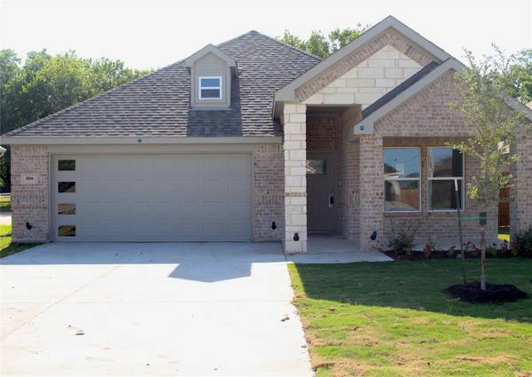 806 S. Adelaide Street,  Terrell,  TX 75160