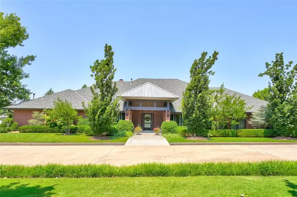 7001 N Country Club Drive, Oklahoma City, OK 73116