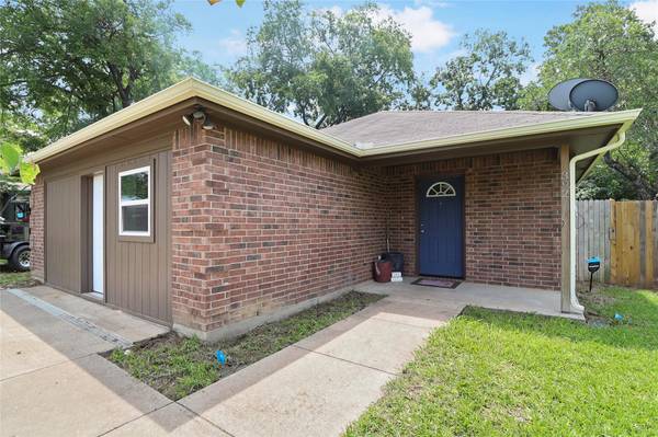 392 Gavins Way, Joshua, TX 76058