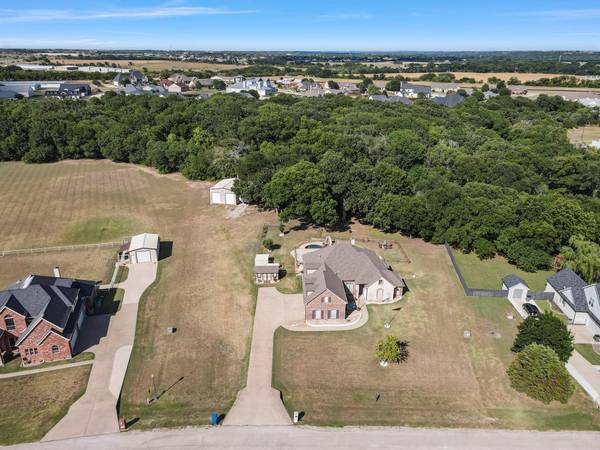 170 S Bear Creek Lane, Cresson, TX 76035