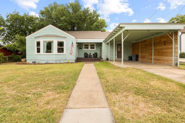 108 NE Haskew Street, Burleson, TX 76028