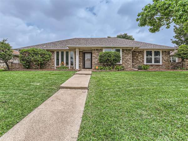 1929 Kentwood Lane, Carrollton, TX 75007