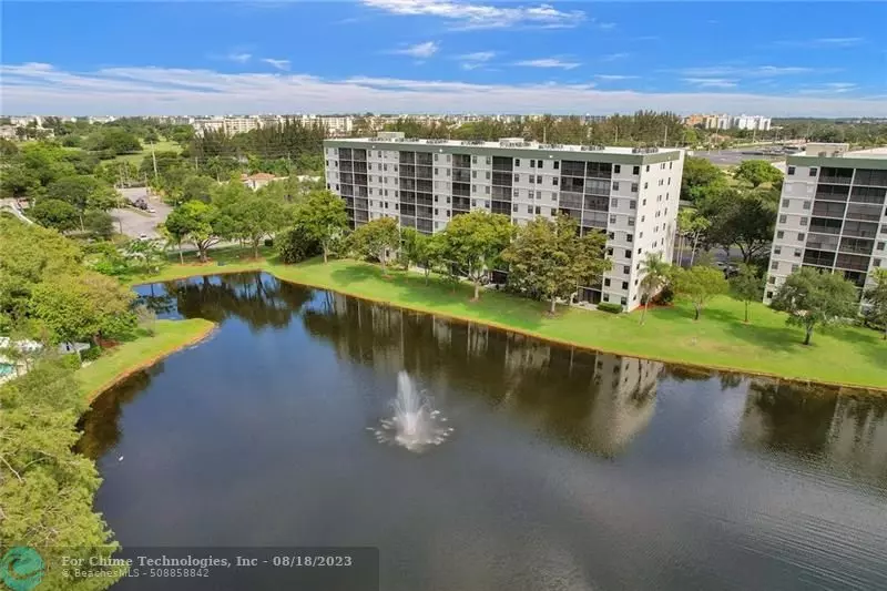 2240 N Cypress Bend Dr  #402, Pompano Beach, FL 33069