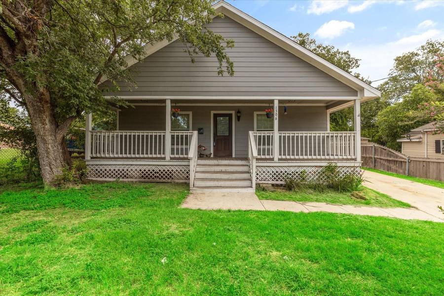 1306 N Preston Street, Ennis, TX 75119