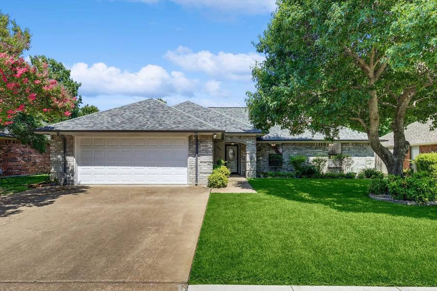 307 Creekside Drive, Keller, TX 76248