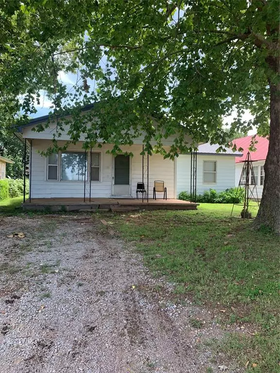 712 N 3rd Street, Fort Cobb, OK 73038