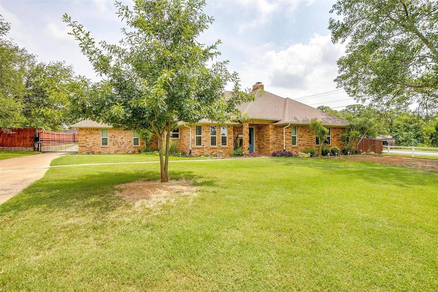 100 Longbranch Road, Burleson, TX 76028