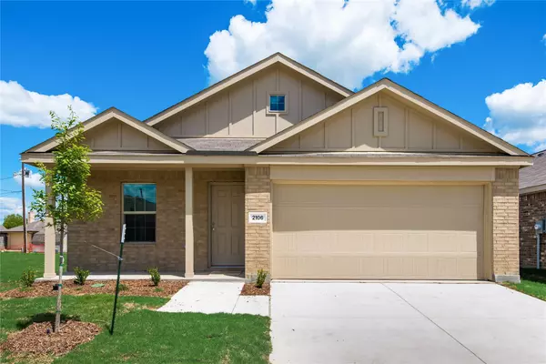 2106 Mobile Street, Ennis, TX 75119