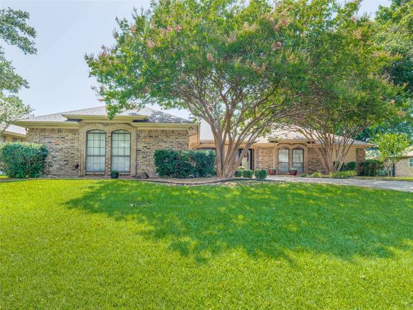 4641 Hillside Drive, North Richland Hills, TX 76180