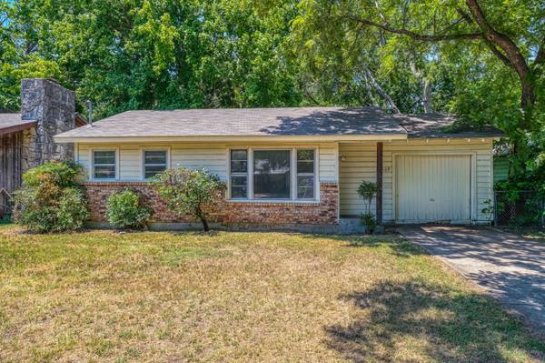 609 N Wood Street, Cleburne, TX 76033