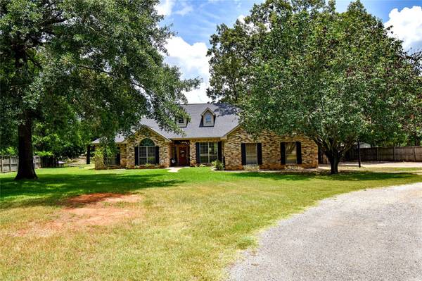 17322 Fishermans Drive, Troup, TX 75789