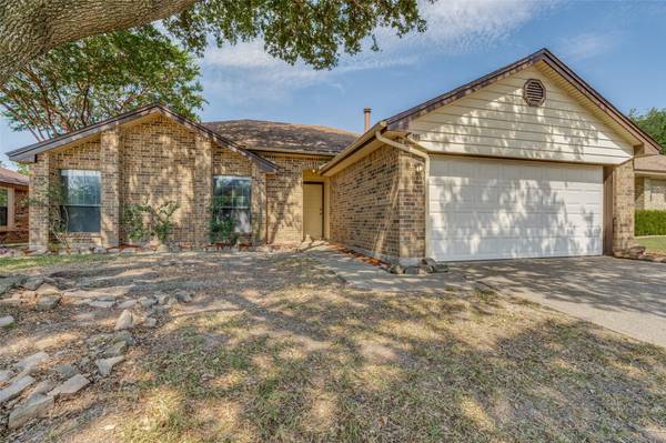 806 Lemons Street, Cedar Hill, TX 75104