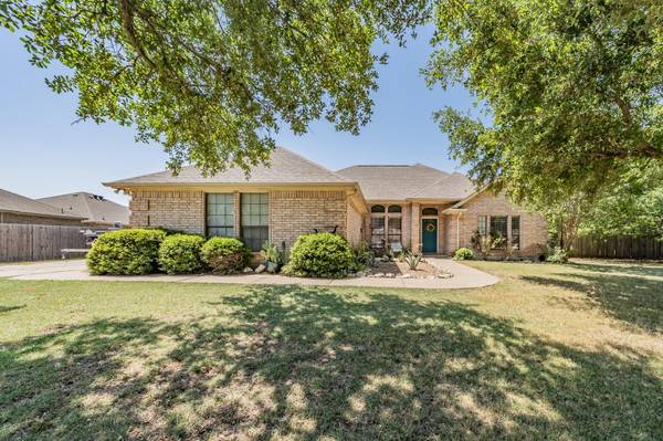 1644 Robin Place, Cleburne, TX 76033