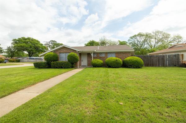 1356 Simpson Drive, Hurst, TX 76053