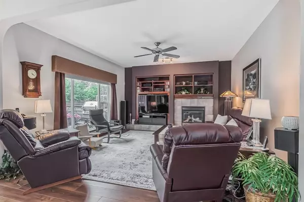 Chestermere, AB T1X 1P2,299 Springmere Link