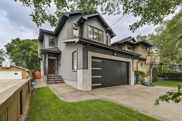 Calgary, AB T2E1Y3,452 25 AVE NE