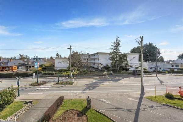 Esquimalt, BC V9A 6W9,848 Esquimalt Rd #204