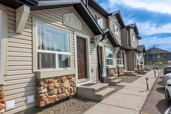 Calgary, AB T3J 0G2,58 SADDLEBROOK PT NE