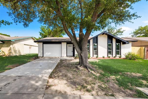 6320 Locust Street,  Rowlett,  TX 75089