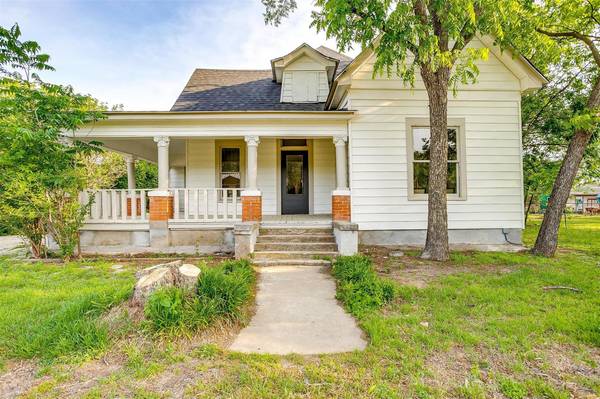 715 10th Street, Mineral Wells, TX 76067