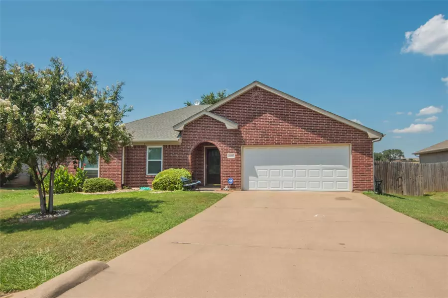 3006 Stroll Drive, Granbury, TX 76049