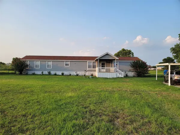 328 Oak Meadows Court, Springtown, TX 76082