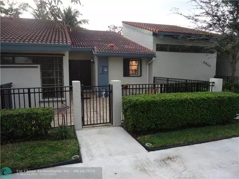 Plantation, FL 33324,8930 Jacaranda Ln  #8930