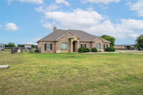 5581 Littlefield Drive, Dish, TX 76247