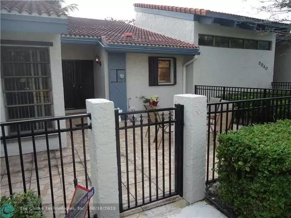 Plantation, FL 33324,8930 Jacaranda Ln  #8930