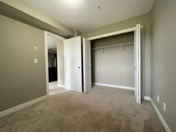 Calgary, AB T2X 2B9,81 Legacy BLVD SE #2328