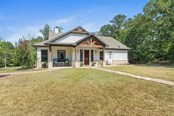 10095 N Poetry Lane, Terrell, TX 75160