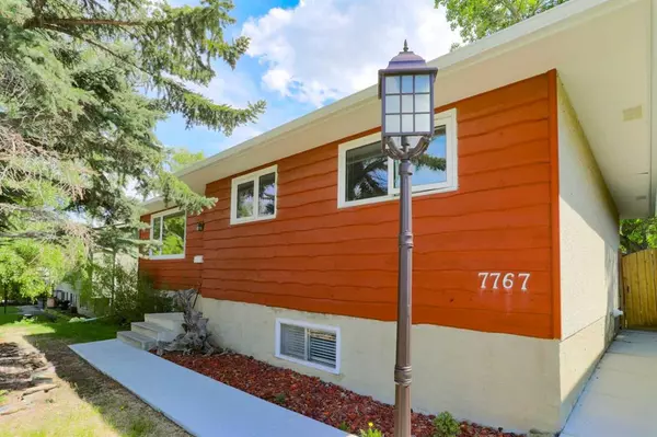 Calgary, AB T3B 2S6,7767 Bowcliffe CRES NW