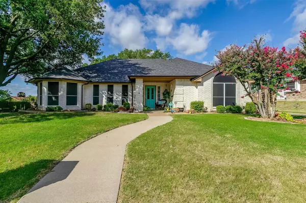 10309 Powder Horn Road, Fort Worth, TX 76108