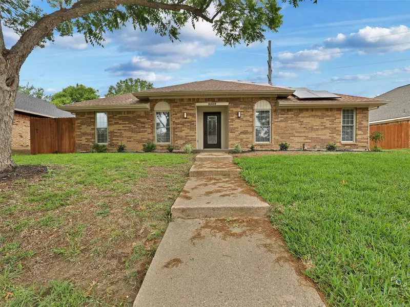 5509 Edgewater Circle, Rowlett, TX 75088