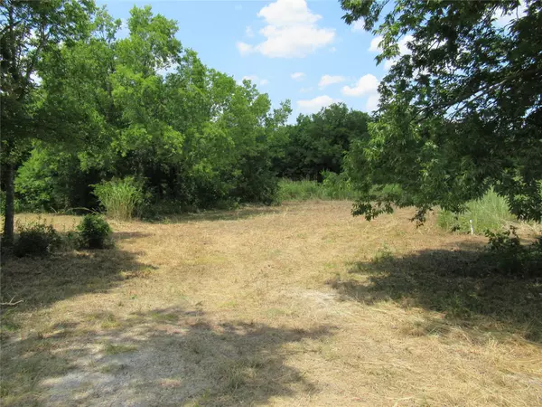 7142 County Road 1048, Celeste, TX 75423