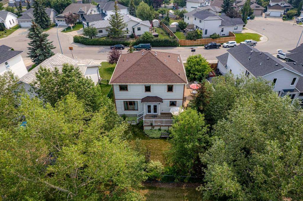 Airdrie, AB T4B 2E4,93 Woodside RD NW