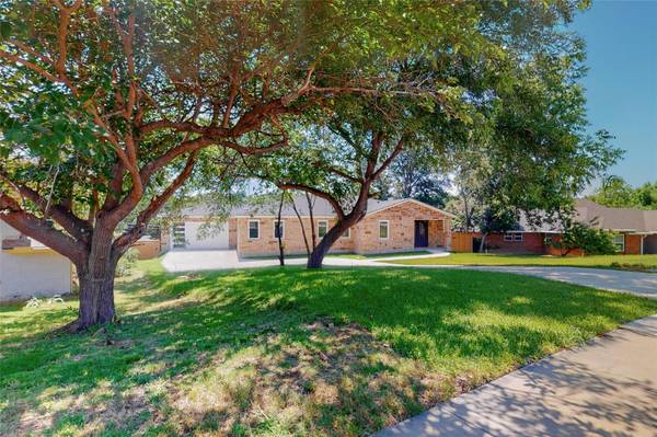 1014 Capetown Drive, Grand Prairie, TX 75050