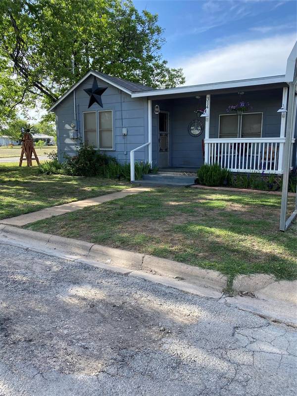 314 W 14TH, Coleman, TX 76834