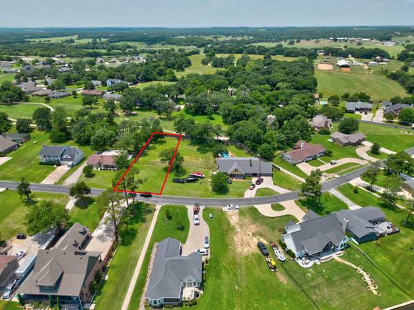 416 Kiowa Drive W, Lake Kiowa, TX 76240