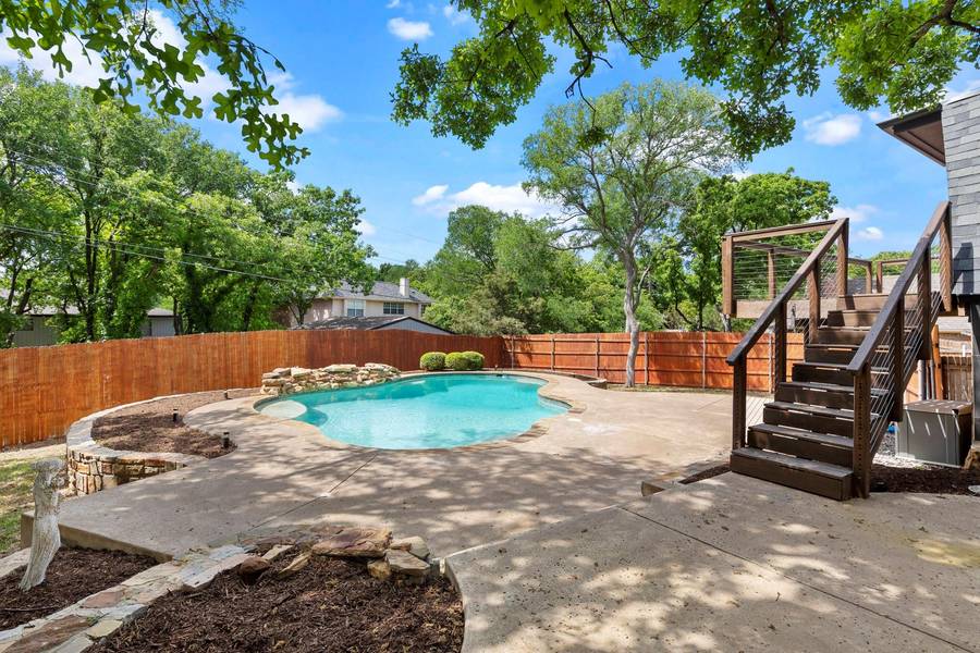 1208 Briar Drive, Bedford, TX 76022