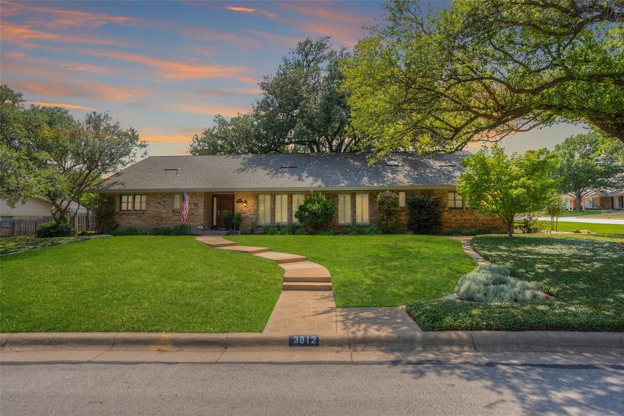 3812 Summercrest Drive, Fort Worth, TX 76109