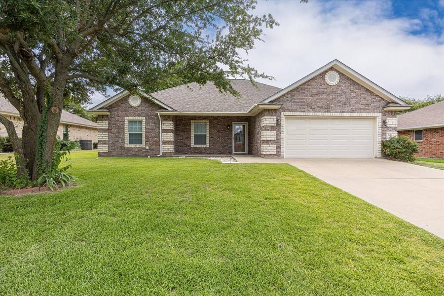 1418 Oakwood Drive, Stephenville, TX 76401